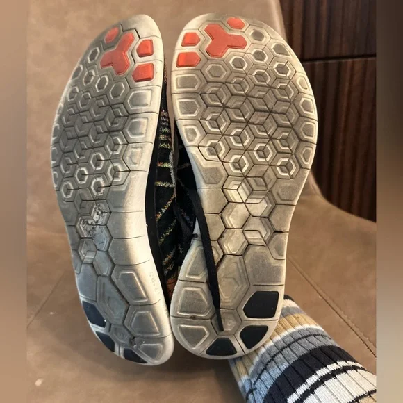 Nike Womens Multicolor Flyknit Running Sneakers - Black Base - Picture 4 of 6